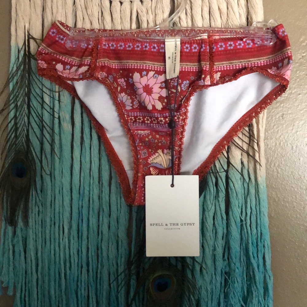 Spell & The Gypsy Bloomers